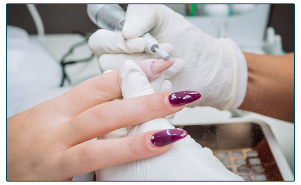 Anvisa manda recolher esmaltes em gel por risco de câncer e infertilidade.