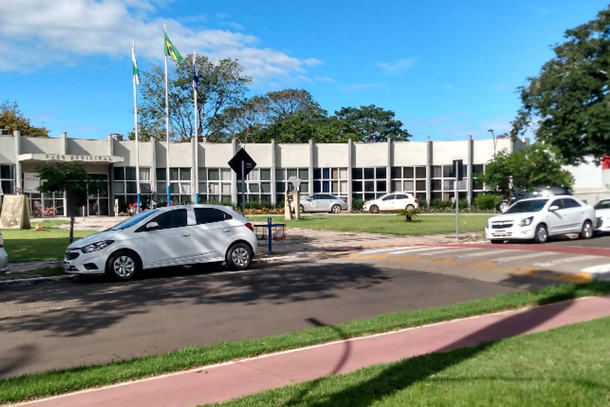 Prefeitura de Nova Esperança alerta população sobre golpe com e-mails falsos e risco de vírus