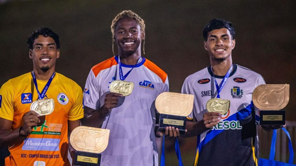 Atleta de Nova Esperança quebra recordes brasileiro e sul-americano e entra para elite mundial do atletismo