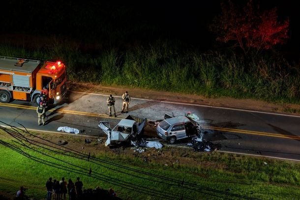Colisão frontal deixa quatro mortos próximo ao Trevo do Boi em Colorado