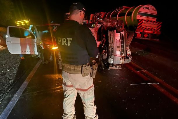 Colisão frontal na BR-376 deixa três mortos e três feridos em Guairaçá