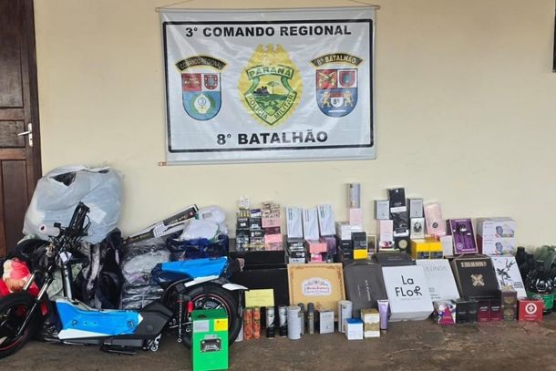 Abordagem na região termina com apreensão de eletrônicos, roupas e canetas emagrecedoras